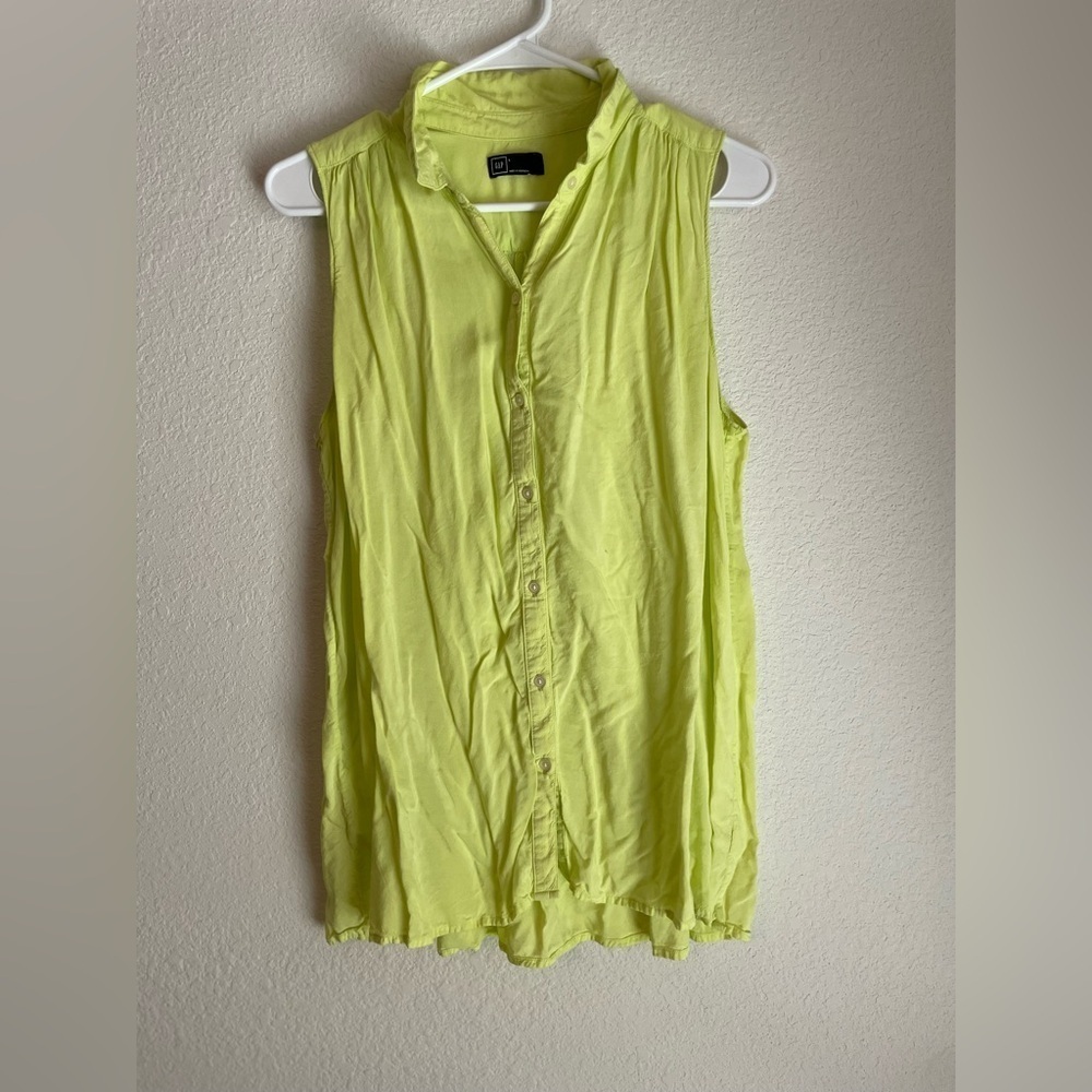 GAP Sleeveless Lime Button-Down Shirt size L